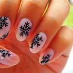snowflake design on nails